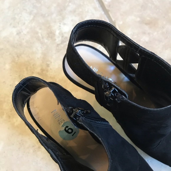 Nine West faux suede cutout black booties - Picture 5 of 8